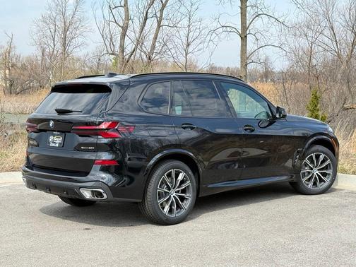 Black Sapphire Metallic 2026 BMW X5 xDrive40i