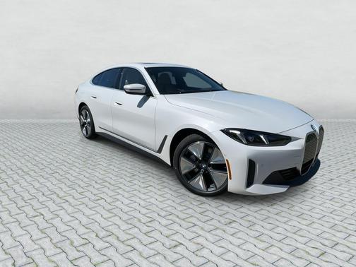 Mineral White Metallic 2026 BMW i4 Gran Coupe xDrive40