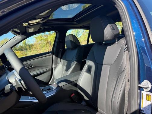 2025 BMW 330 i xDrive