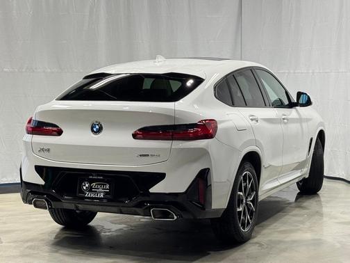 2025 BMW X4 xDrive30i