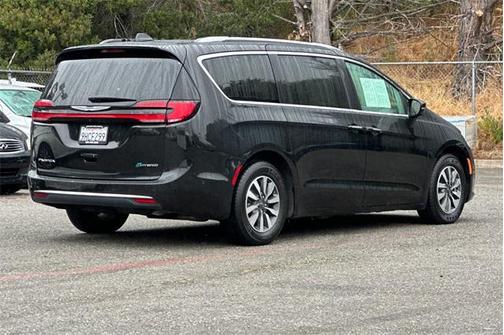 2021 Chrysler Pacifica Hybrid Touring L