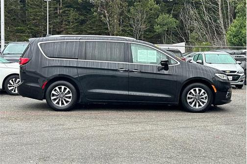 2021 Chrysler Pacifica Hybrid Touring L