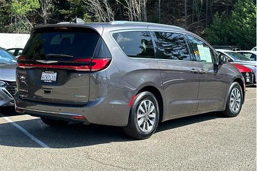 2021 Chrysler Pacifica Hybrid Touring L