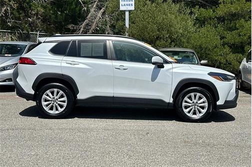 2022 Toyota Corolla Cross LE