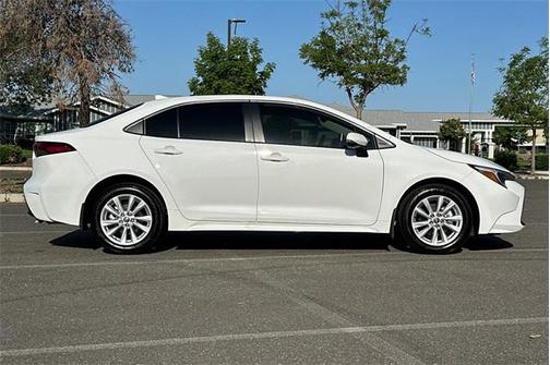 2025 Toyota Corolla Hybrid XLE