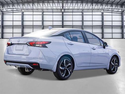 2025 Nissan Versa 1.6 SR