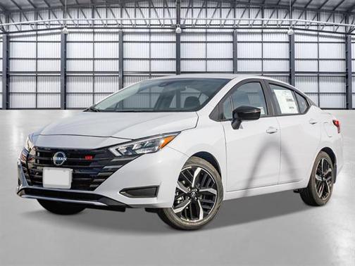 2025 Nissan Versa 1.6 SR