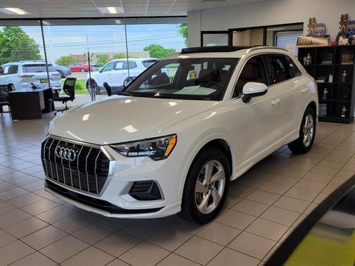 Ibis White 2022 Audi Q3 40 Premium