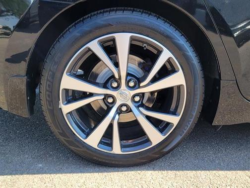 Black 2016 Nissan Maxima 3.5 Platinum