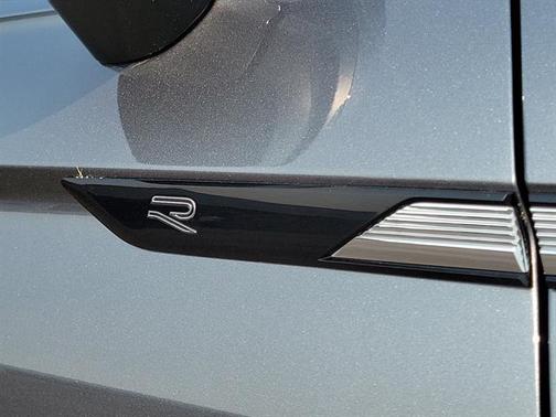 2022 Volkswagen Tiguan 2.0T SEL R-Line