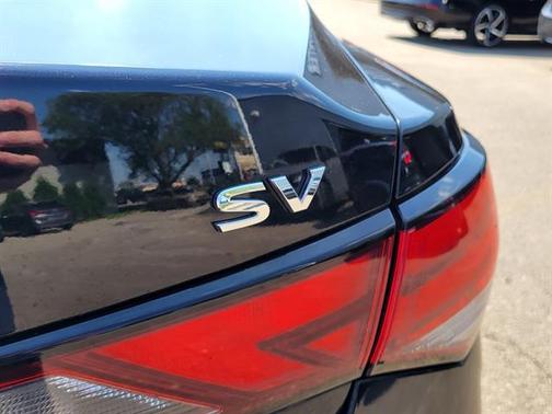 Black 2023 Nissan Sentra SV