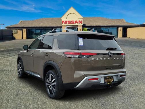 2025 Nissan Pathfinder Platinum