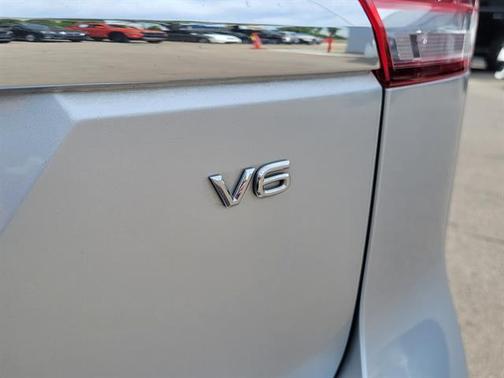 Reflex Silver Metallic 2019 Volkswagen Atlas 3.6L SE w/Technology