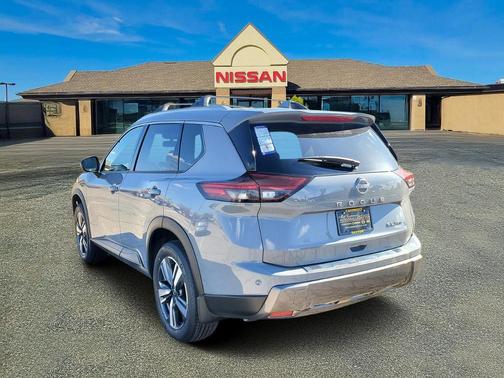 2025 Nissan Rogue SL