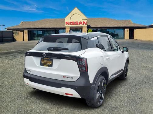 2025 Nissan Kicks SR