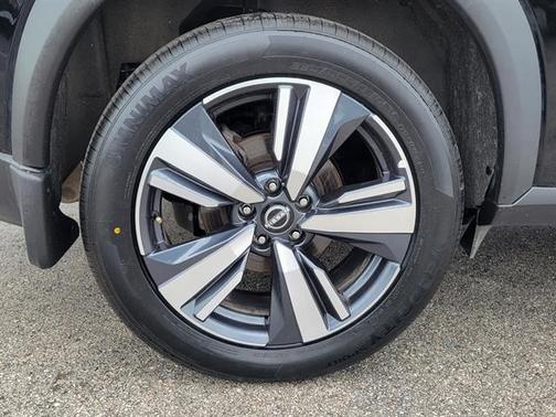 Black 2023 Nissan Rogue SL