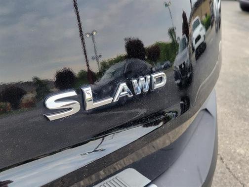 Black 2023 Nissan Rogue SL