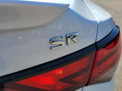 White 2023 Nissan Sentra SR