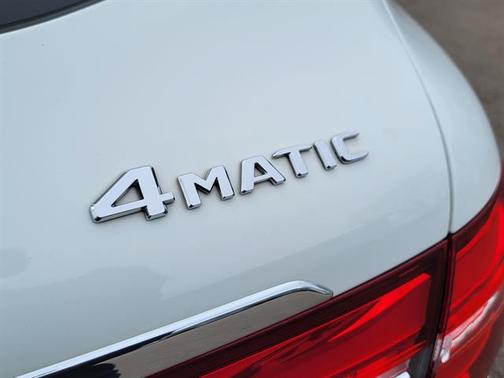 2019 Mercedes-Benz GLC 300 Base 4MATIC