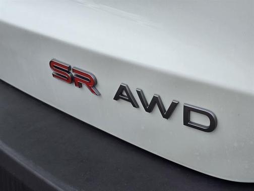 Aspen White Tri 2025 Nissan Kicks SR