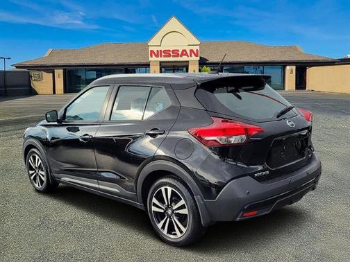 2020 Nissan Kicks SR