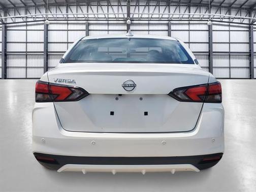 Aspen White 2025 Nissan Versa 1.6 SV