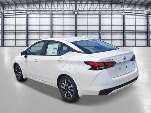 Aspen White 2025 Nissan Versa 1.6 SV