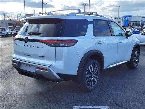 2025 Nissan Pathfinder Platinum