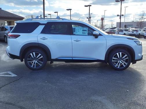 2025 Nissan Pathfinder Platinum