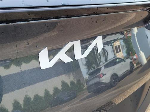 Gravity Gray 2023 Kia Sportage LX