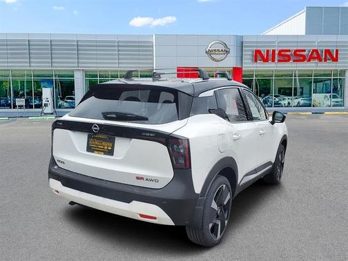 2025 Nissan Kicks SR