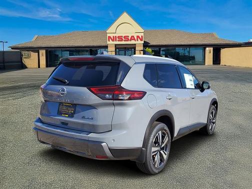 2025 Nissan Rogue SL