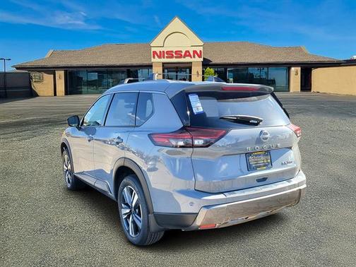 2025 Nissan Rogue SL