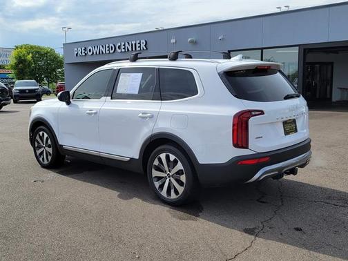 Glacial White Pearl 2022 Kia Telluride S