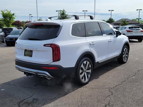 Glacial White Pearl 2022 Kia Telluride S