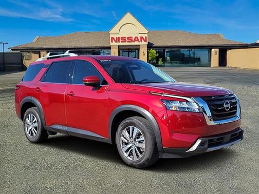 Scarlet Ember 2023 Nissan Pathfinder SL