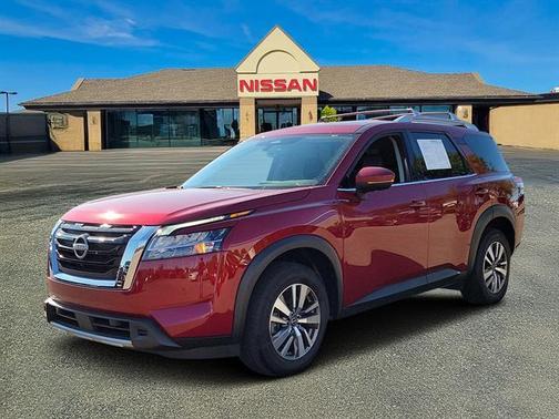 Scarlet Ember 2023 Nissan Pathfinder SL