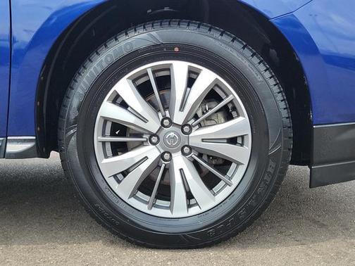 2020 Nissan Pathfinder SV