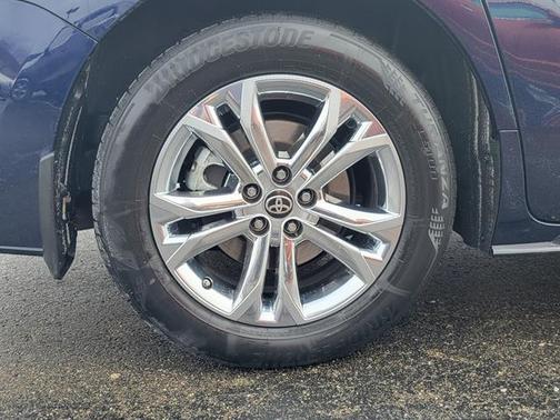 2022 Toyota Sienna XSE 7 Passenger