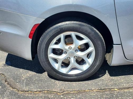 2017 Chrysler Pacifica Touring-L Plus