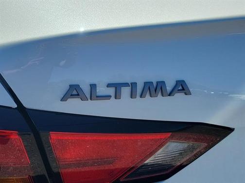 2025 Nissan Altima SL