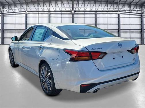 2025 Nissan Altima SL