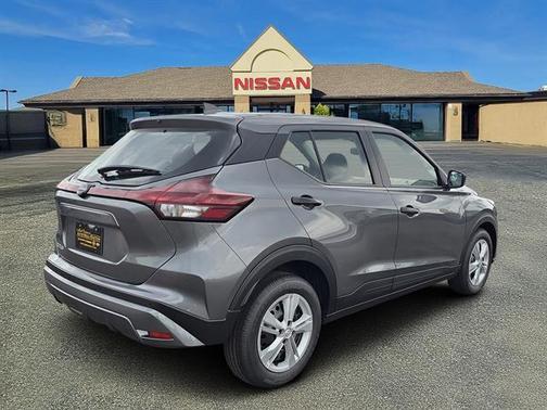 2025 Nissan Kicks Play S
