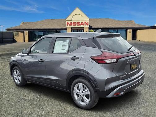 2025 Nissan Kicks Play S