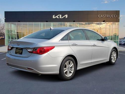 2011 Hyundai SONATA GLS