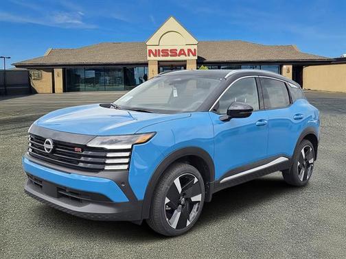 2025 Nissan Kicks SR