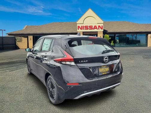 2025 Nissan Leaf SV PLUS