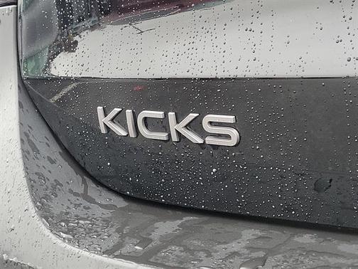 2025 Nissan Kicks S