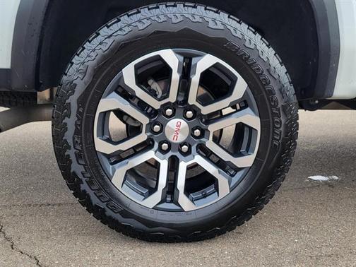 Summit White 2023 GMC Canyon AT4