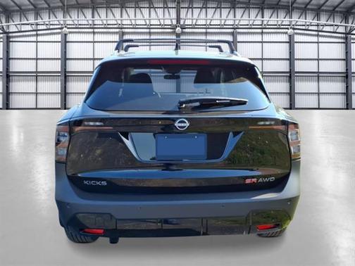 Super Black 2026 Nissan Kicks SR